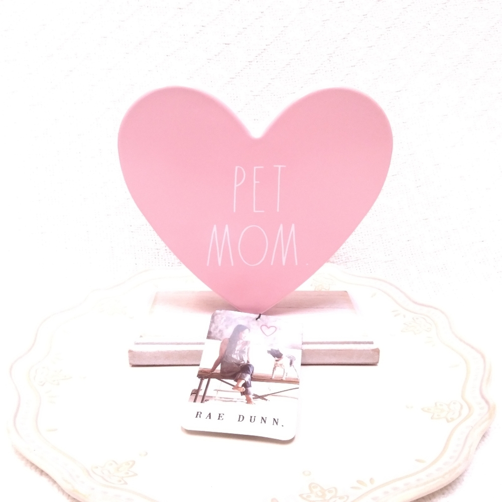 NWT Rae Dunn "Pet Mom." Metal Wood Heart Sign